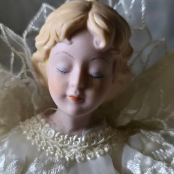 VTG Holiday Classic 11" Animated ANGEL Lighted Porcelian Face and Hands - Picture 3 of 16